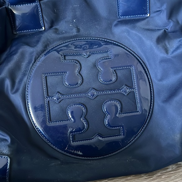 Tory Burch Ella Patent Tote Bag in Navy Blue - Picture 3 of 5